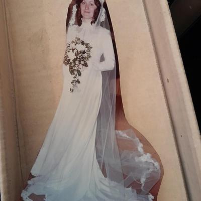 Vintage 70's wedding gown in storage case size 5