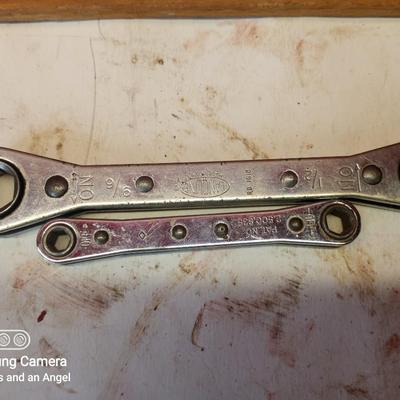 ratcheting  wrenches