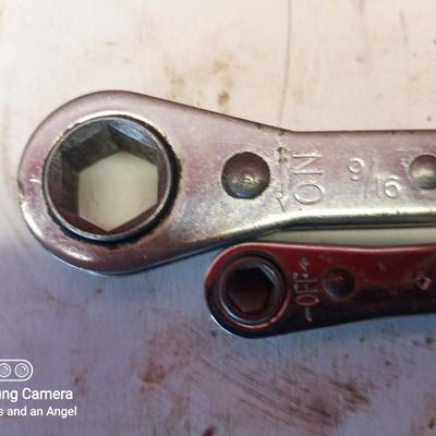 ratcheting  wrenches
