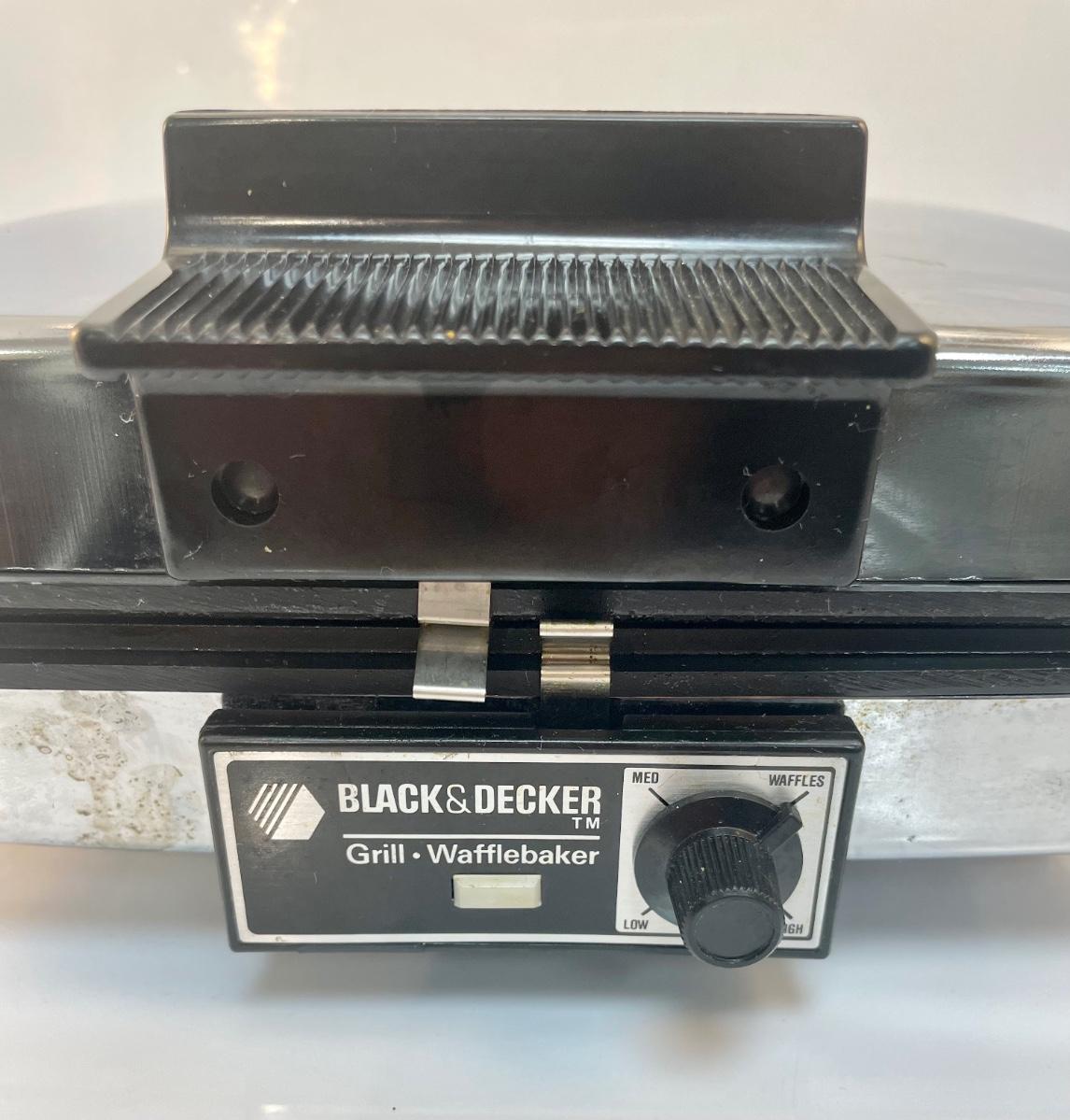 Vintage Black and Decker Grill Wafflebaker Waffle Iron