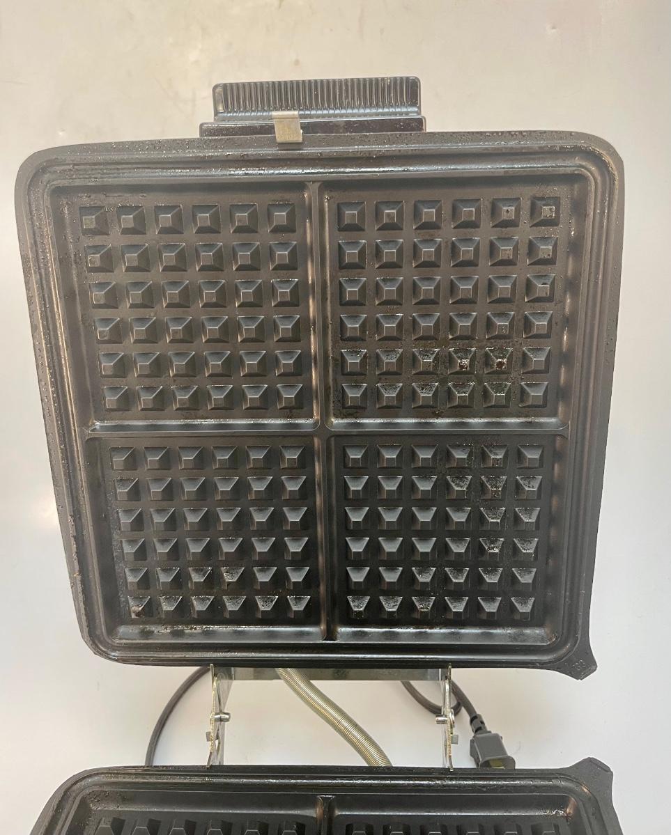 Vintage Black and Decker Grill Wafflebaker Waffle Iron