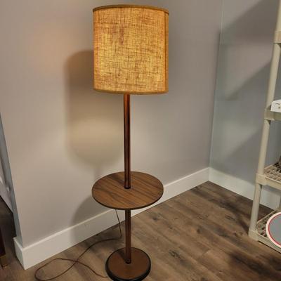 Retro Floor Lamp (BLR-DW)