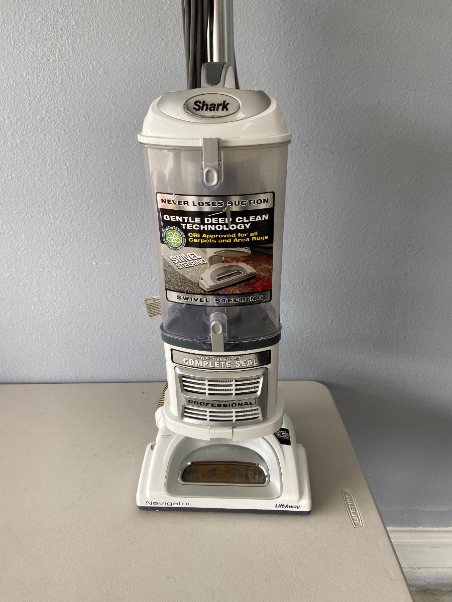 SHARK NAVIGATOR PROFESSIONAL UPRIGHT VACUUM CLEANER MODEL NV370 26