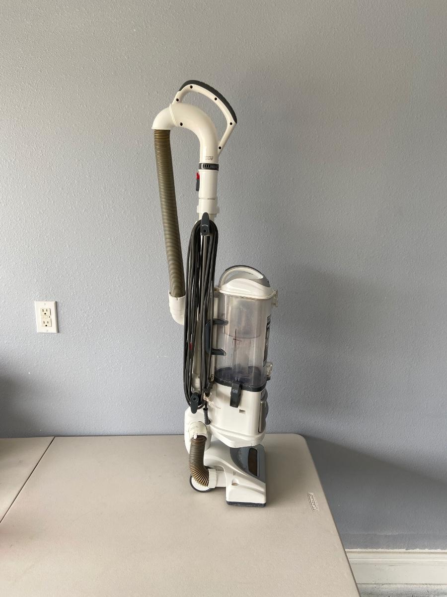 SHARK NAVIGATOR PROFESSIONAL UPRIGHT VACUUM CLEANER MODEL NV370 26