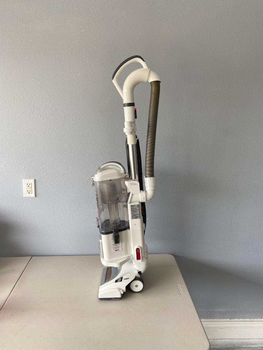 SHARK NAVIGATOR PROFESSIONAL UPRIGHT VACUUM CLEANER MODEL NV370 26