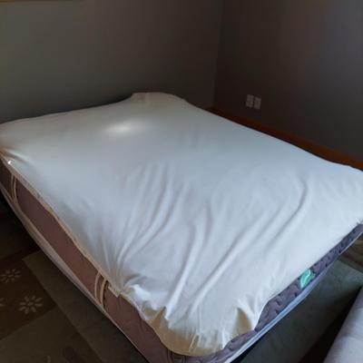 Natural Home Mattress Topper and Cover (M-BB)