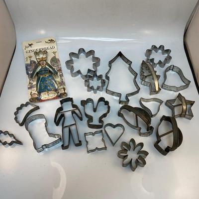Vintage Mixed Shaped Lot of Metal Cookie Pastry Cutters