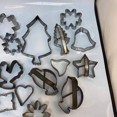 Vintage Mixed Shaped Lot of Metal Cookie Pastry Cutters