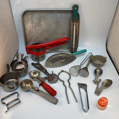 Vintage Metal Kitchen Hand Tool Lot Scoops Whisks Measuring Cups & More