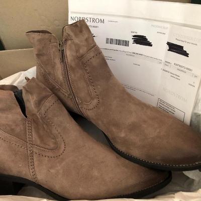 Ladies New & Used Shoes 8-8.5 (Paul Green Boston Bootie Size 8 New) -Lot 230