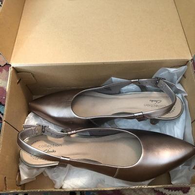 Ladies New & Used Shoes 8-8.5 (Paul Green Boston Bootie Size 8 New) -Lot 230