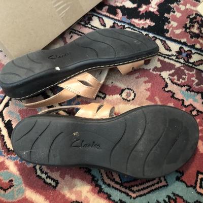 Ladies New & Used Shoes 8-8.5 (Paul Green Boston Bootie Size 8 New) -Lot 230