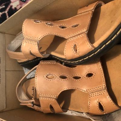 Ladies New & Used Shoes 8-8.5 (Paul Green Boston Bootie Size 8 New) -Lot 230