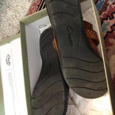 Ladies New & Used Shoes 8-8.5 (Paul Green Boston Bootie Size 8 New) -Lot 230