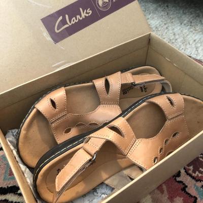 Ladies New & Used Shoes 8-8.5 (Paul Green Boston Bootie Size 8 New) -Lot 230