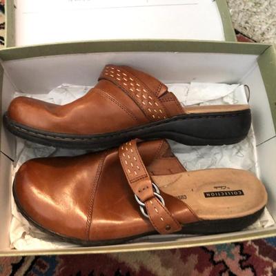 Ladies New & Used Shoes 8-8.5 (Paul Green Boston Bootie Size 8 New) -Lot 230