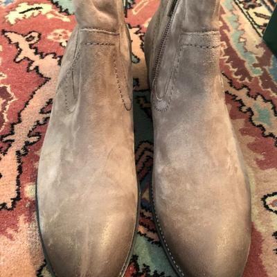 Ladies New & Used Shoes 8-8.5 (Paul Green Boston Bootie Size 8 New) -Lot 230