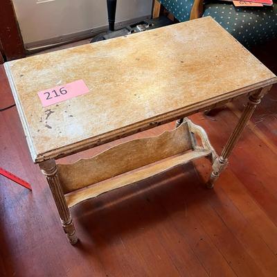 Fun antiqued table w/ magazine rack