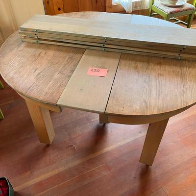 Antique Round oak table with leaves