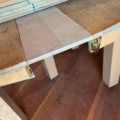 Antique Round oak table with leaves