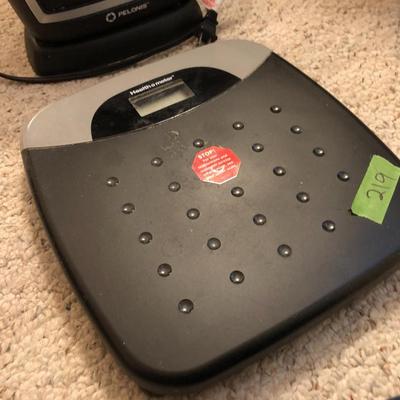 Health-o-Meter Scale & Pelonis Space Heater -Lot 219