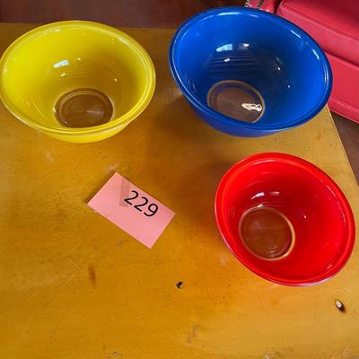 Pyrex 1980s Primary Colors bowls