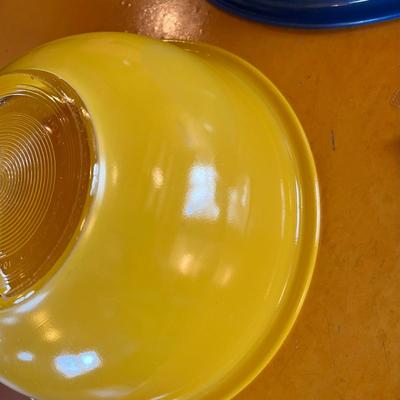 Pyrex 1980s Primary Colors bowls