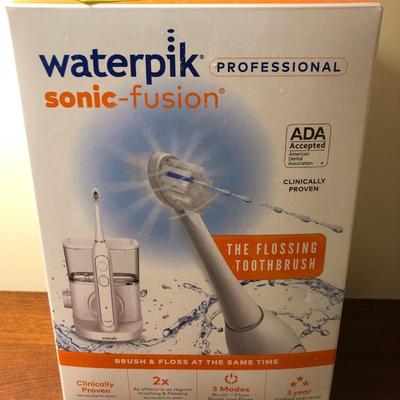 Waterpik Sonic-Fusion (New in Box) -Lot 213