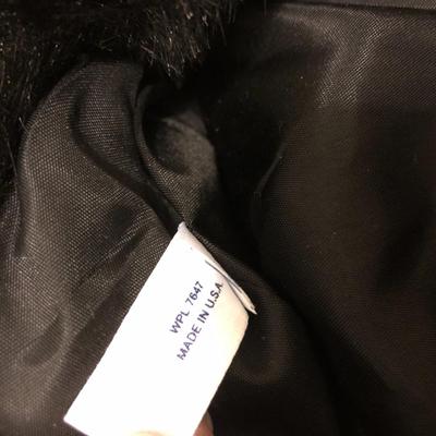 One Vincent Umbrella & Four Hats -Lot 206