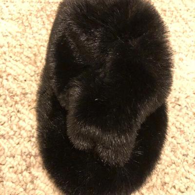 One Vincent Umbrella & Four Hats -Lot 206