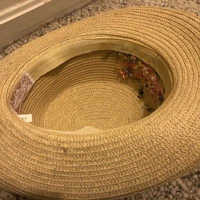 One Vincent Umbrella & Four Hats -Lot 206