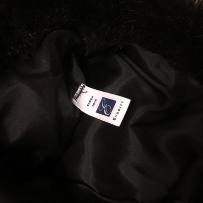 One Vincent Umbrella & Four Hats -Lot 206