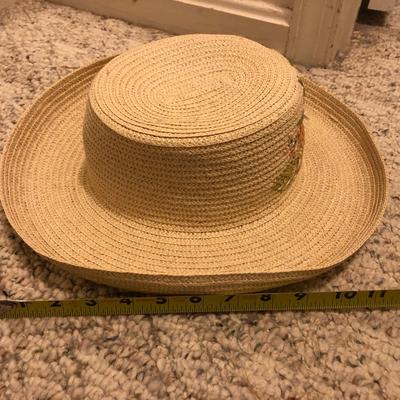 One Vincent Umbrella & Four Hats -Lot 206