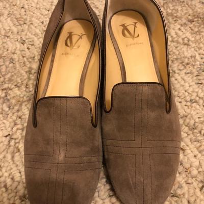 Ladies Mixed Dress Shoes, Loafers, Sandals (Some New) -Lot 202