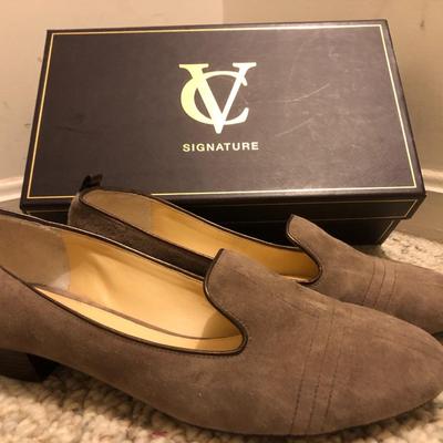 Ladies Mixed Dress Shoes, Loafers, Sandals (Some New) -Lot 202