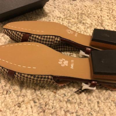 Ladies Mixed Dress Shoes, Loafers, Sandals (Some New) -Lot 202