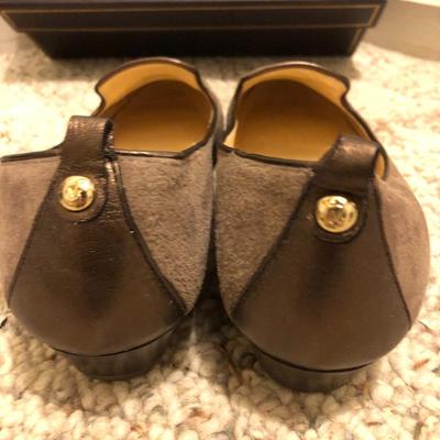 Ladies Mixed Dress Shoes, Loafers, Sandals (Some New) -Lot 202
