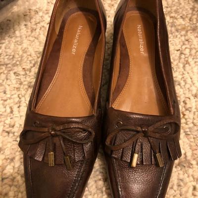 Ladies Mixed Dress Shoes, Loafers, Sandals (Some New) -Lot 202