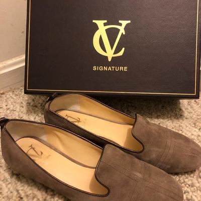 Ladies Mixed Dress Shoes, Loafers, Sandals (Some New) -Lot 202