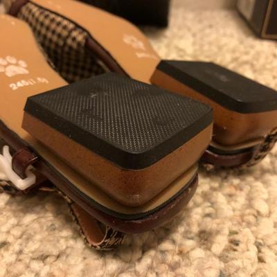 Ladies Mixed Dress Shoes, Loafers, Sandals (Some New) -Lot 202