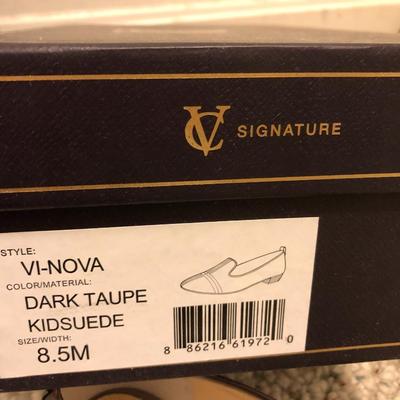 Ladies Mixed Dress Shoes, Loafers, Sandals (Some New) -Lot 202