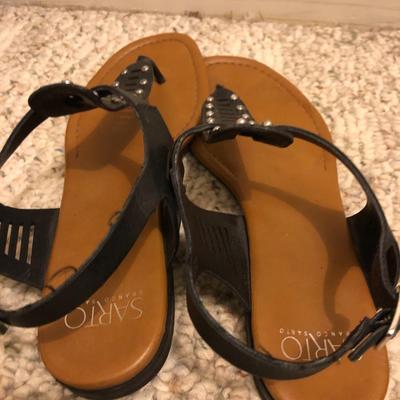 Ladies Shoes Sandals 8M/8.5M, Eileen Fisher, Sarto, Tommy Hillfiger & more -Lot 200