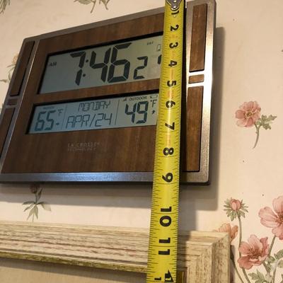 LA CROSSE Technology Atomic Digital Temperature/Date/Time Clock -Lot 204