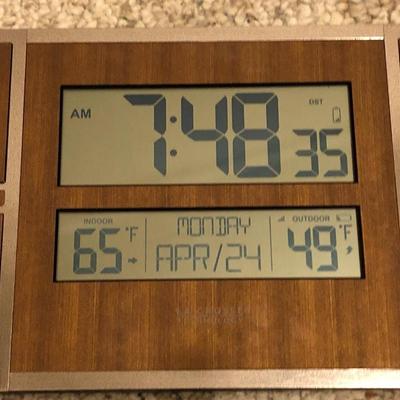 LA CROSSE Technology Atomic Digital Temperature/Date/Time Clock -Lot 204