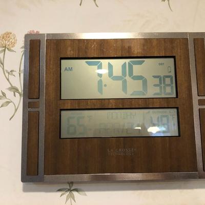 LA CROSSE Technology Atomic Digital Temperature/Date/Time Clock -Lot 204
