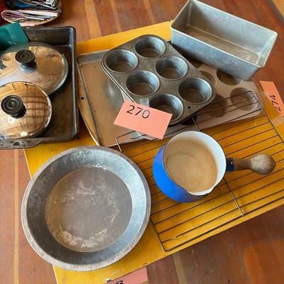 Lot of bakeware