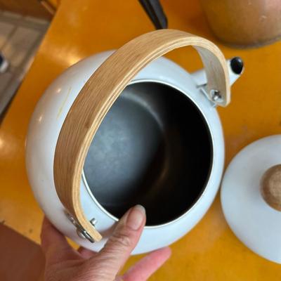 Tea pot & Coffee pot
