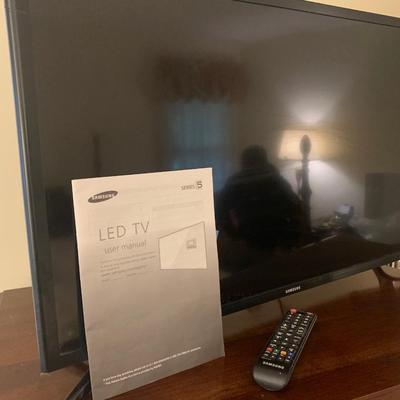 Samsung 31â€ LED Flat Screen TV w/remote