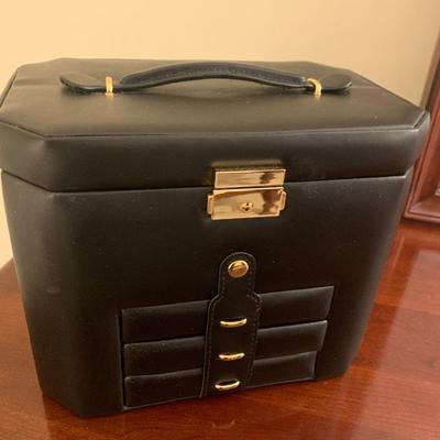 Clean Jewelry Box