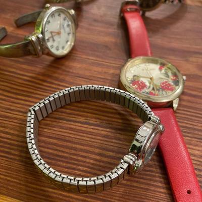 Womenâ€™s watch lot
